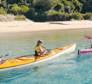 Bay of Islands_ Kajakfahrer