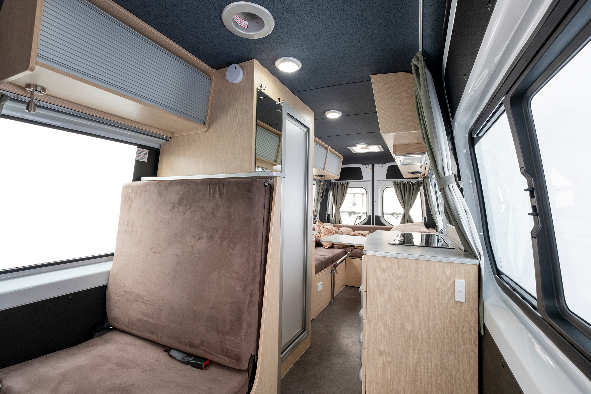 Floorplan bei Nacht des Maui Ultima Plus Camper