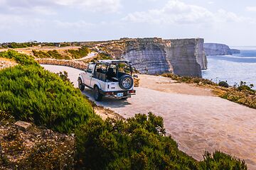 Jeep Ta' Cenc Cliffs, Gozo