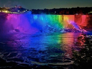 Niagara Falls bei Nacht