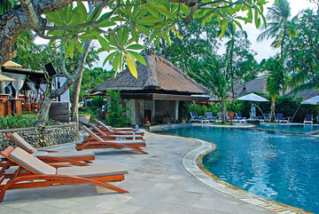 Legian Beach Hotel - Pool