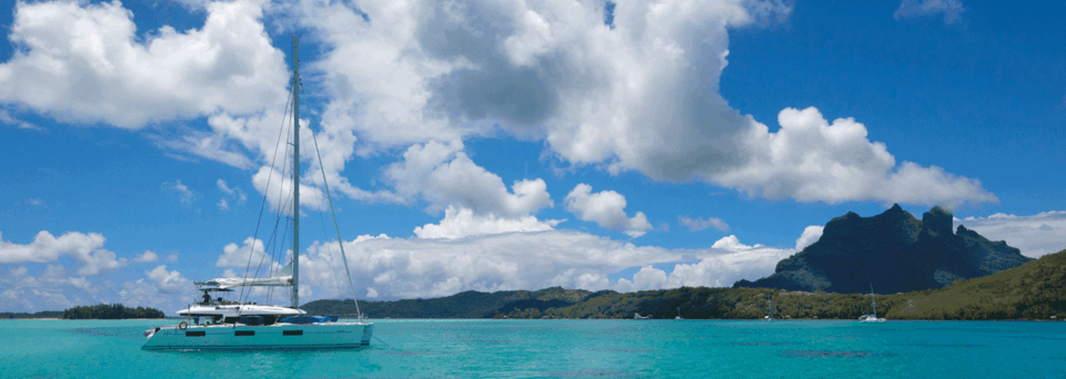 Dream Yacht Charter Außenansicht