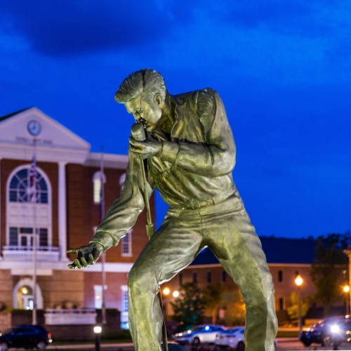 Elvis Presley Statue