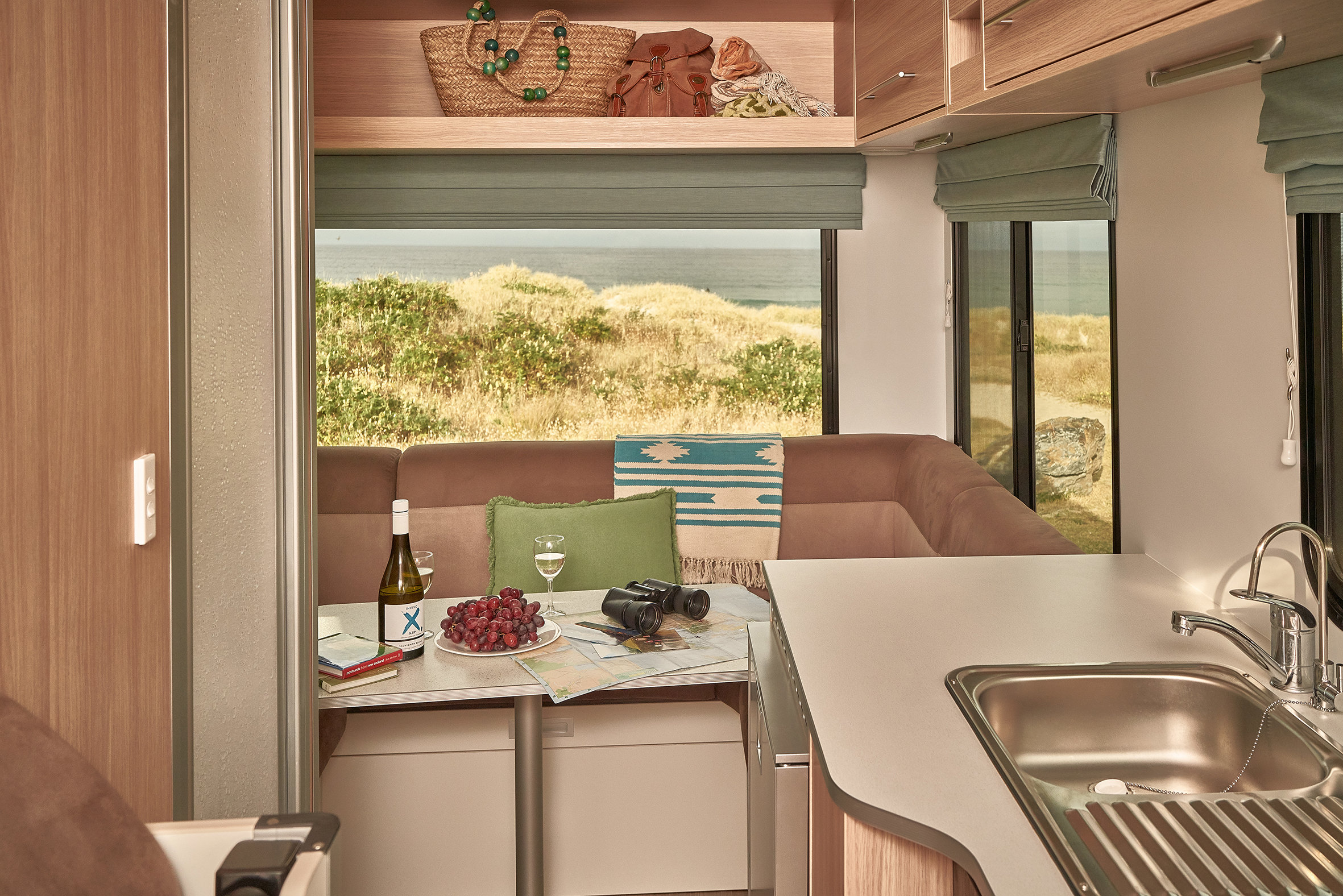 Innenansicht des Maui Beach Camper